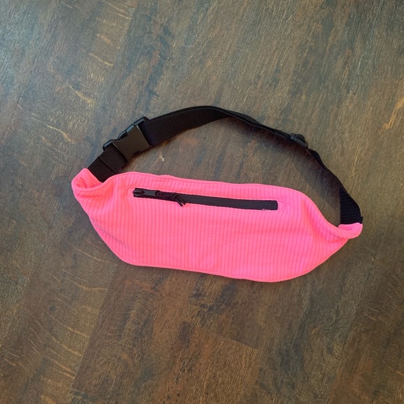 triangl swimwear Handbags - NWOT Triangl Pipa Belt Bag in Dandy Candy